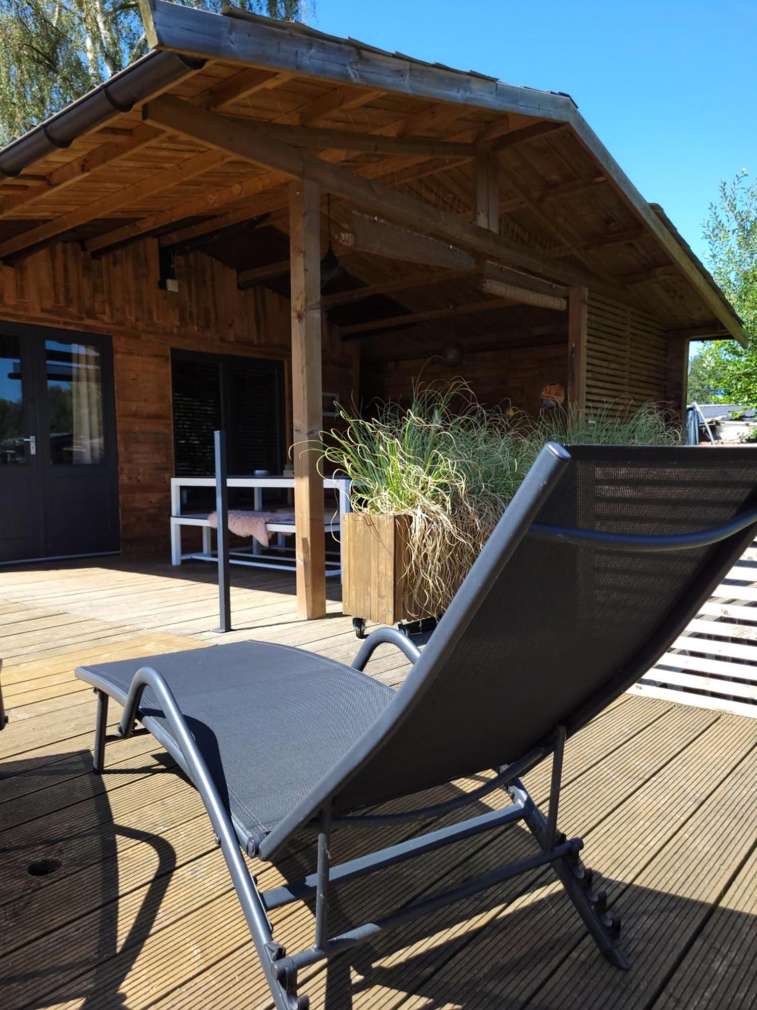 Rustig Gelegen Chalet Solvo Met Terras Aan Het Water Geel Εξωτερικό φωτογραφία